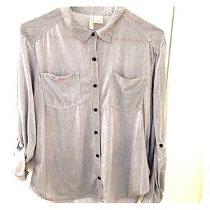 Long sleeve pinned stripe shirt.